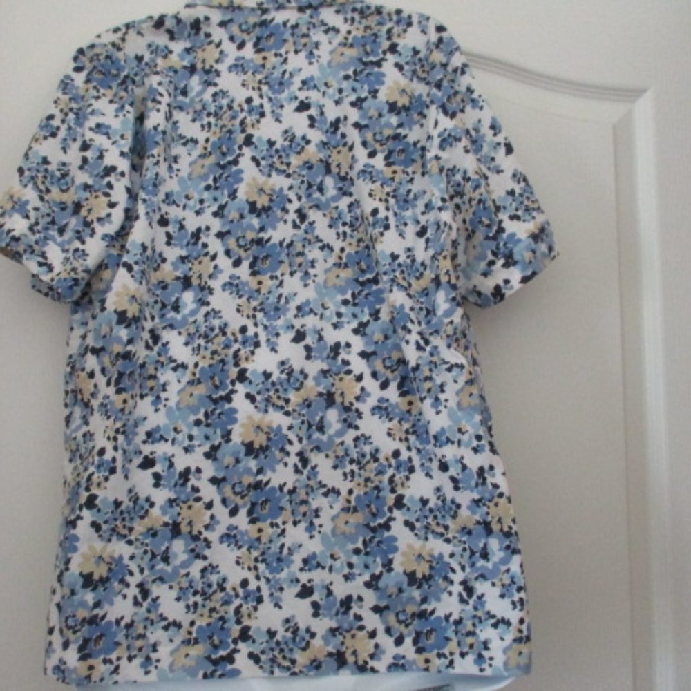 Leon Levin A Button blouse with short sleeves & bright colors of blue and White - Picture 2 of 2